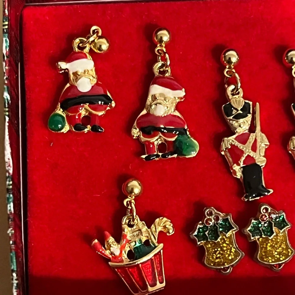 Vintage Gold Tone & Enamel Christmas Holiday Earrings 5 Pair‎ Original Box Retro